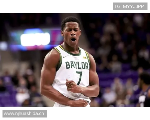 年轻无畏VJ埃奇库姆氮气加速满弓滑翔炸扣震撼全场