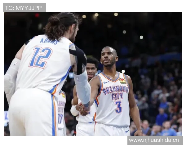 老队友重聚温情时刻哈兰德与南野拓实亲切拥抱寒暄