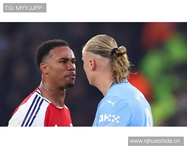 阿森纳前场定位球险情加布里埃尔头球击中横梁赖斯补射被挡