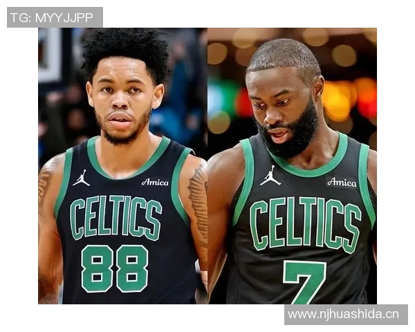 新援安芬尼西蒙斯首秀表现出色13投6中三分球命中率提升至29砍下18分3助攻