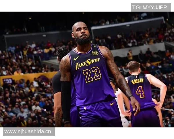 詹姆斯荣膺1月3日NBA最佳球员直播吧评选结果揭晓