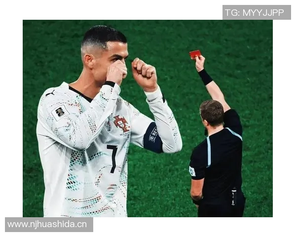 C罗倒钩惊艳全场球迷称其打破物理法则与时间静止的传奇瞬间